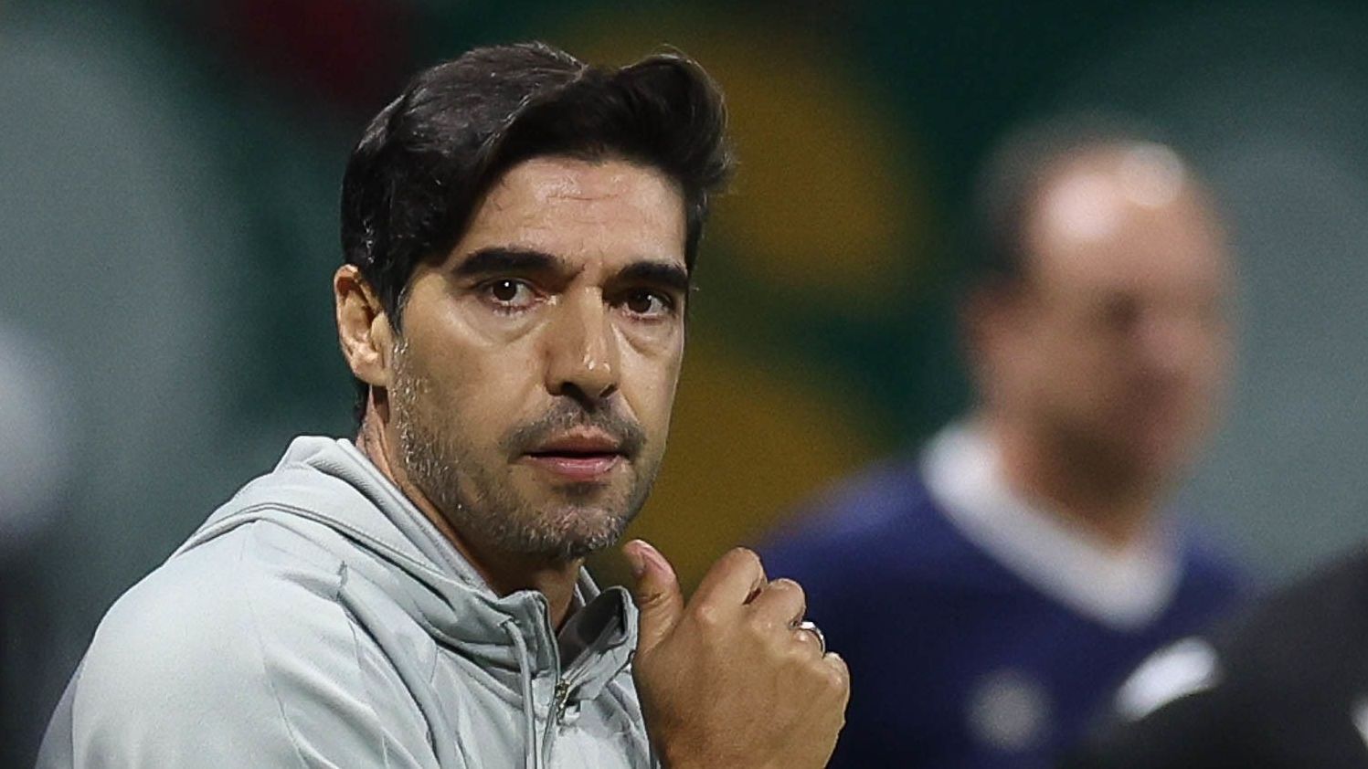 Abel Ferreira usa fala xenofóbica contra indígenas ao avaliar Palmeiras