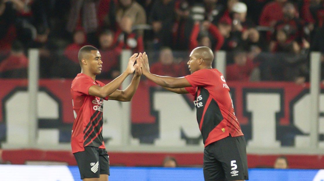 Em casa, Athletico-PR vence Ypiranga-RS e vai às oitavas da Copa do Brasil