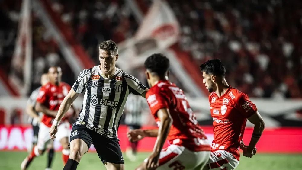 Santos empata com Vila Nova e mantém liderança da Série B do Brasileiro