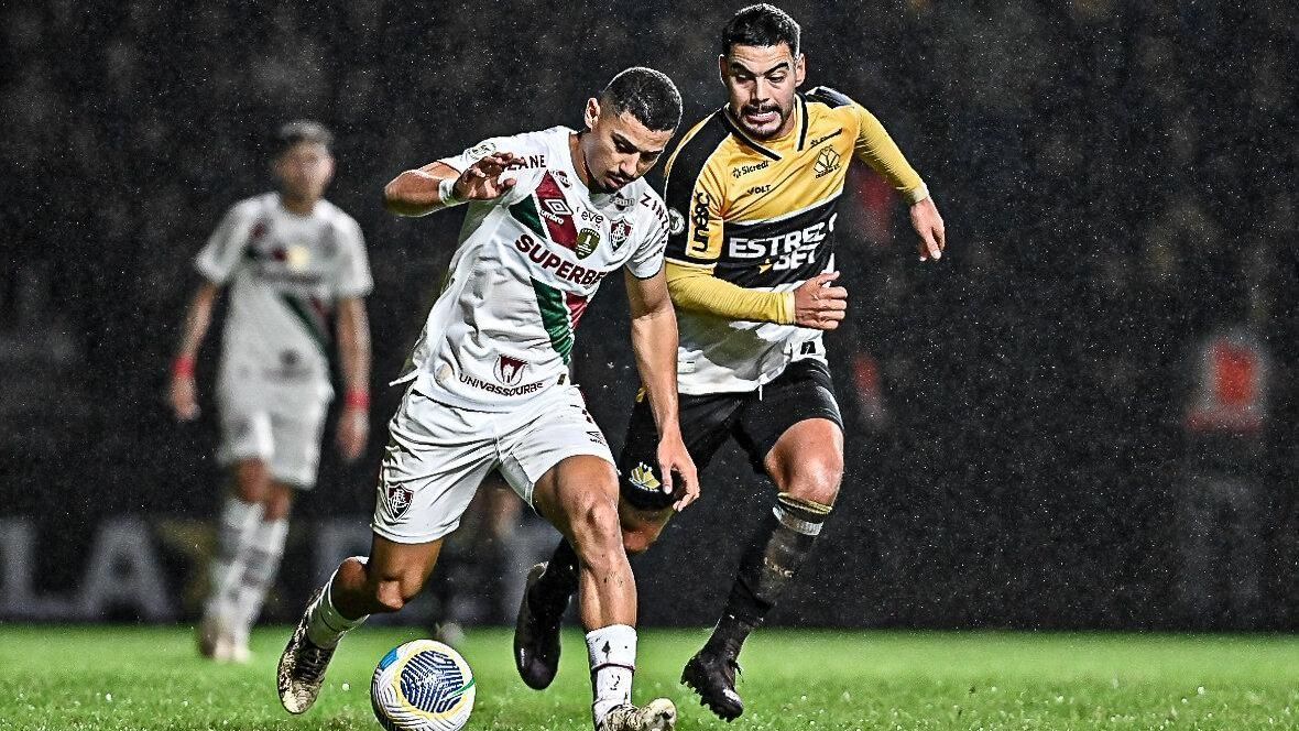 Fluminense arranca empate com Criciúma, volta a pontuar, mas segue na lanterna