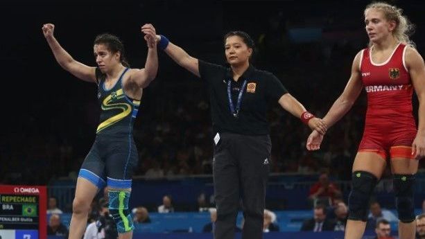 Giullia Penalber coloca Brasil na disputa por medalha no wrestling pela 1ª vez na história