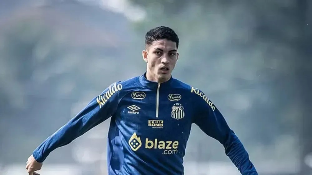 Santos recusa proposta do Botafogo pelo zagueiro Jair