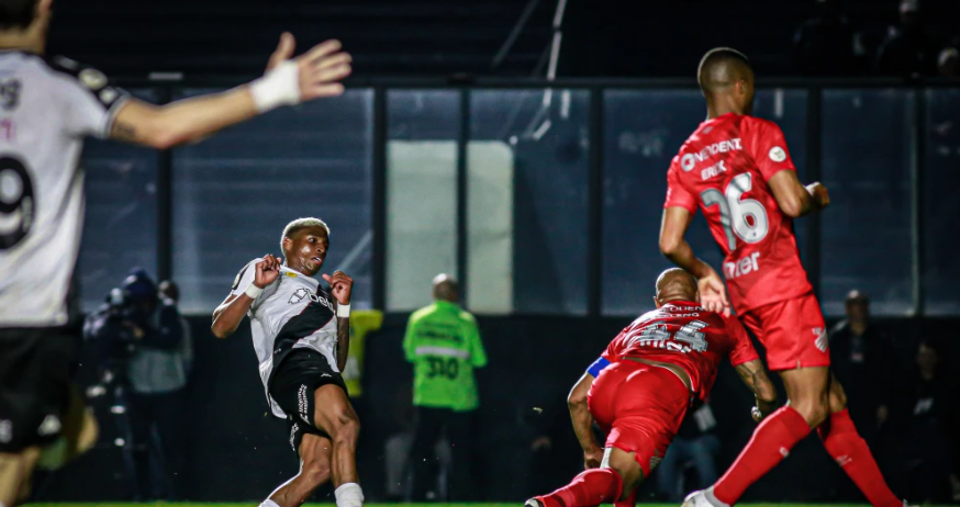 Vasco e Athletico-PR se reencontram, agora na Copa do Brasil, após polêmicas