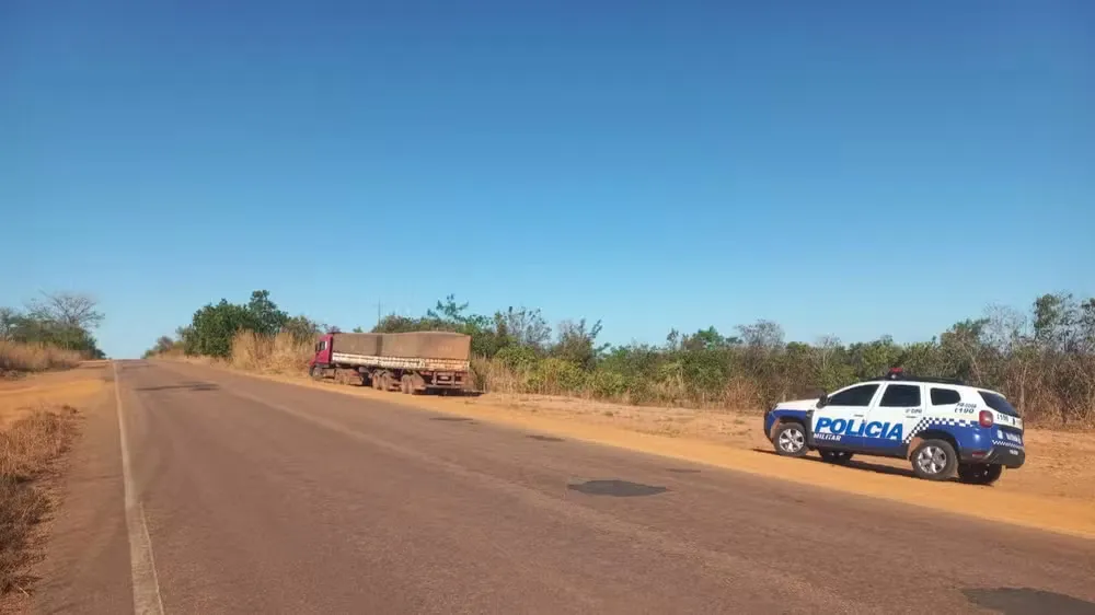 Casal é feito refém durante roubo de caminhão de soja em Chapada de Natividade