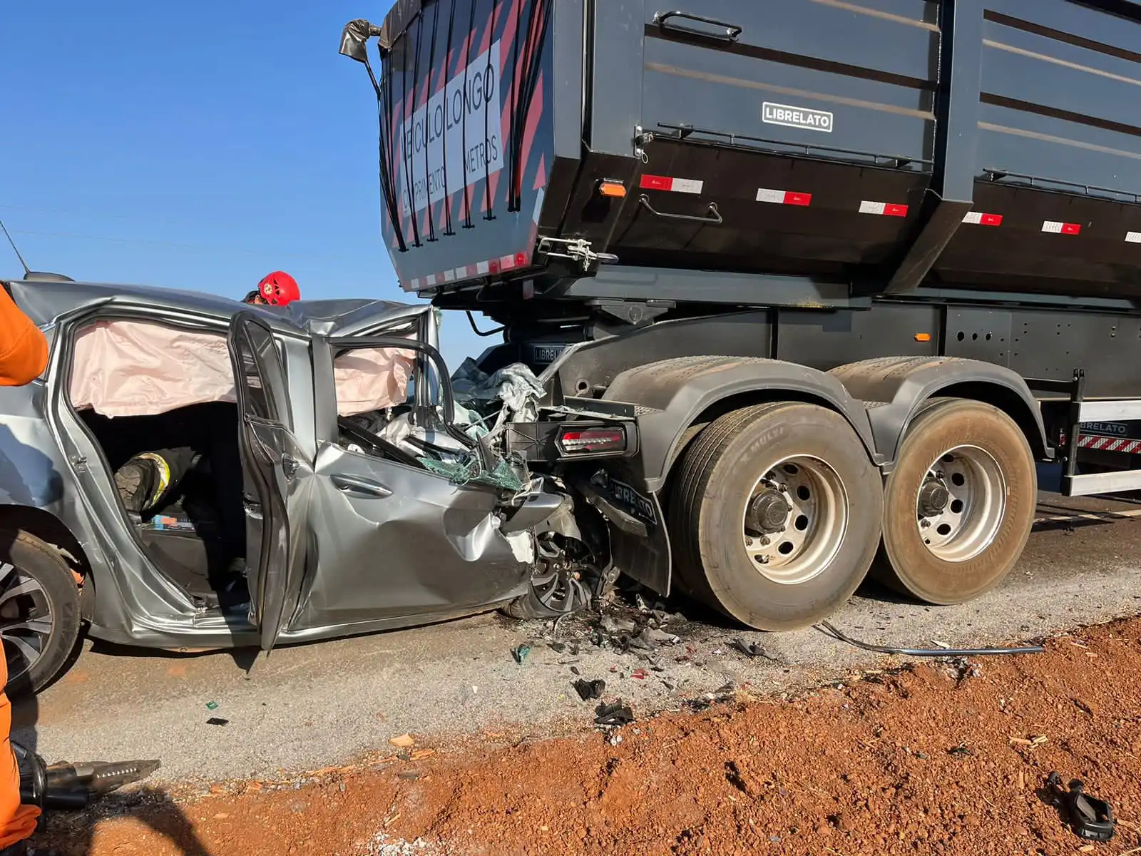 Fazendeiro morre em acidente entre carro e caminhão na TO-050 em Porto Nacional