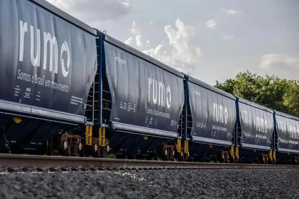 Trem com carga de grãos inicia operação em Alvorada no Tocantins