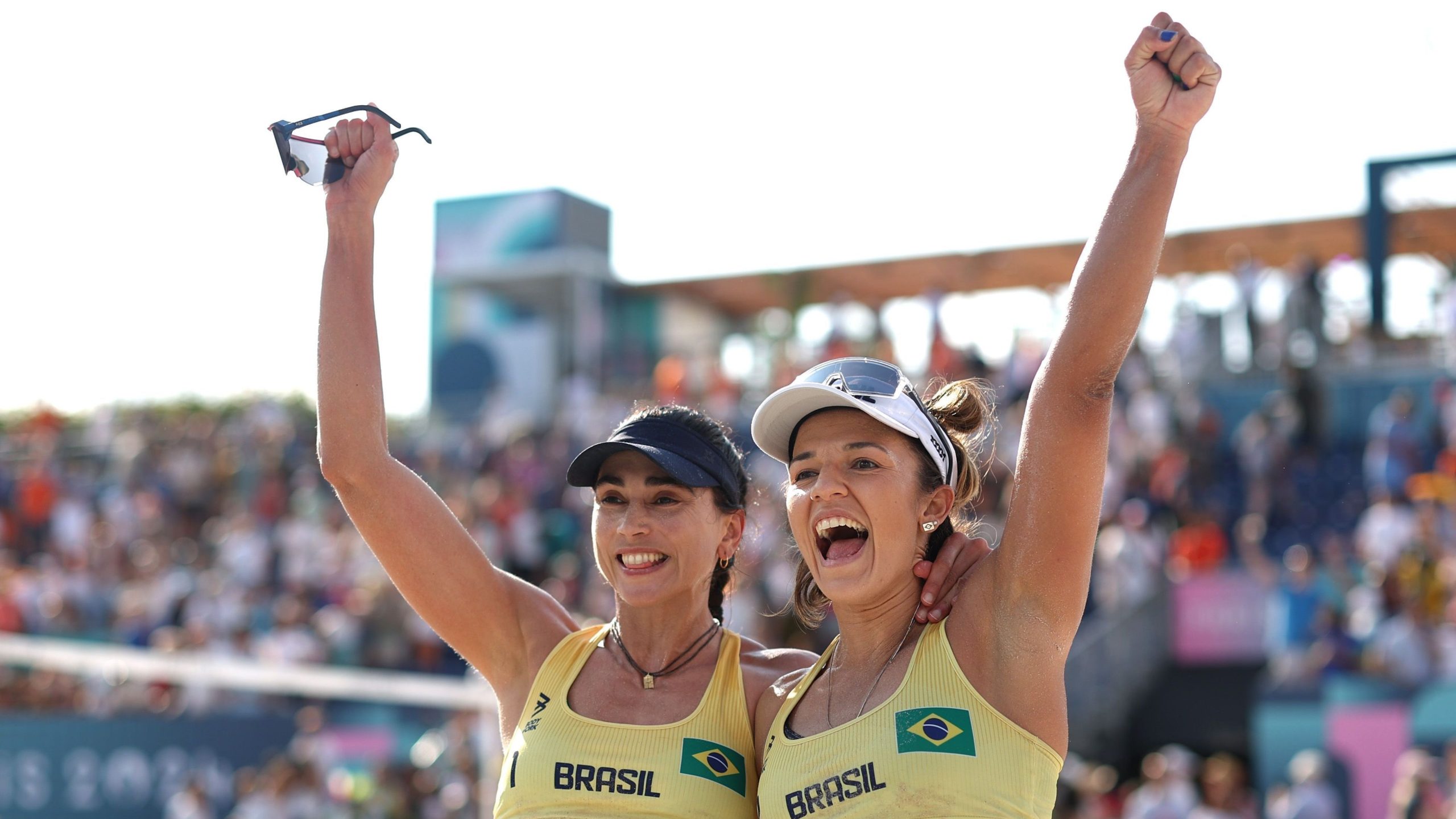 Olimpíada: Bárbara e Carol vencem holandesas no vôlei de praia