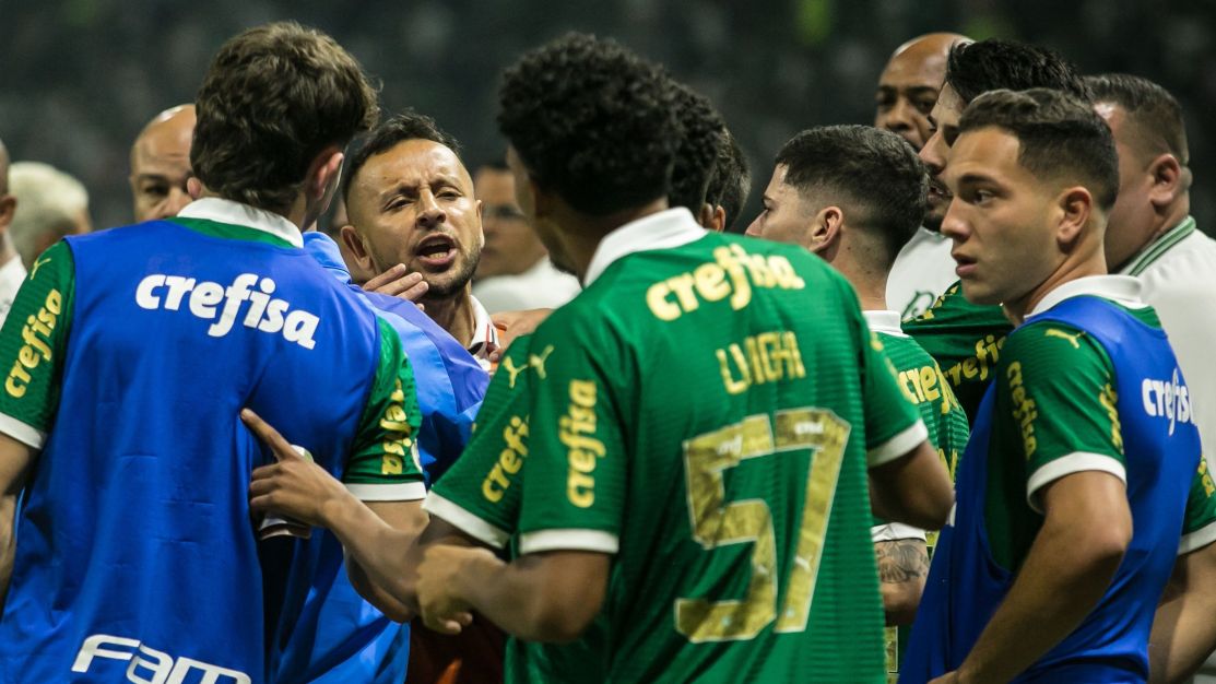 São Paulo denuncia homofobia de torcedores do Palmeiras; veja o que motivou a queixa