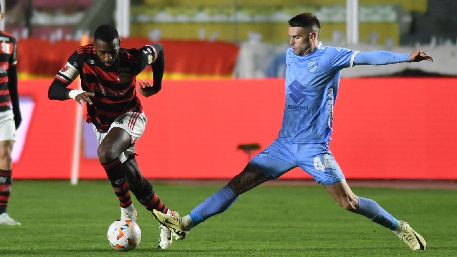 Flamengo perde na altitude, mas elimina Bolívar e vai às quartas da Libertadores