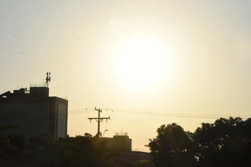 Onda de calor extremo atinge Tocantins e outras regiões do Brasil com temperaturas até 5°C acima da média