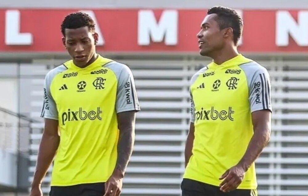 Plata e Alex Sandro se destacam em estreia pelo Flamengo