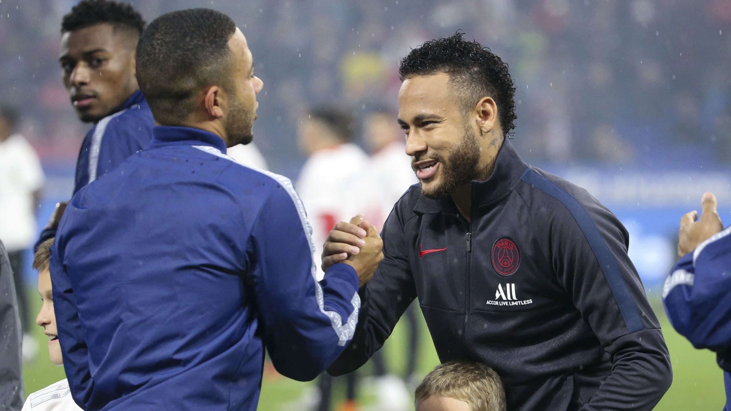 Neymar sobre Memphis Depay no Corinthians: “Muito f***“