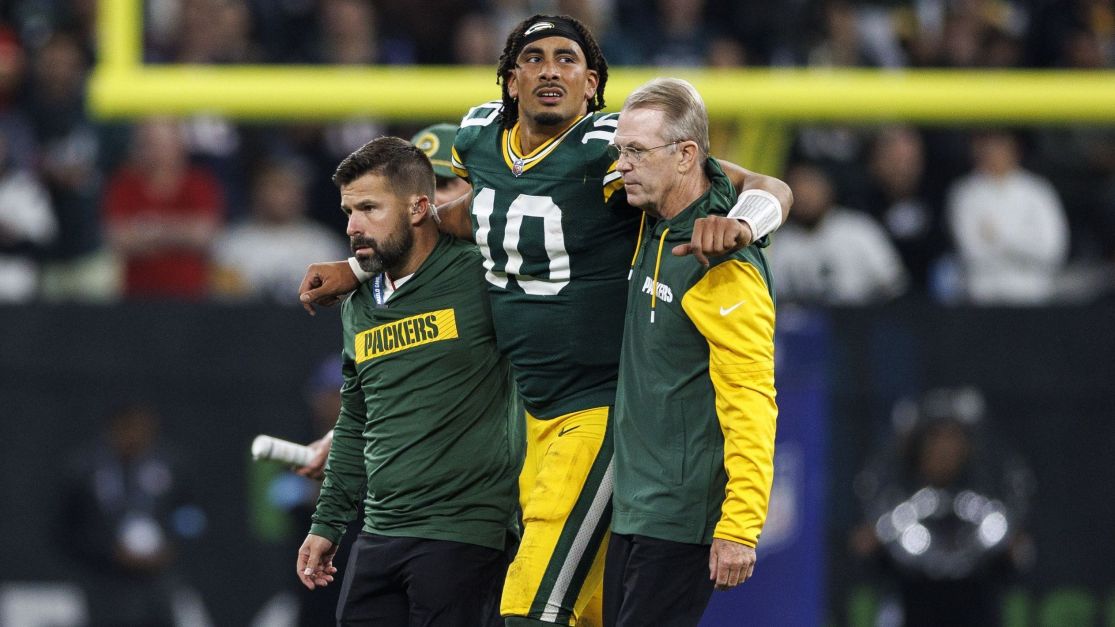 NFL: Jordan Love sofre lesão grave no Brasil e desfalca os Packers; veja