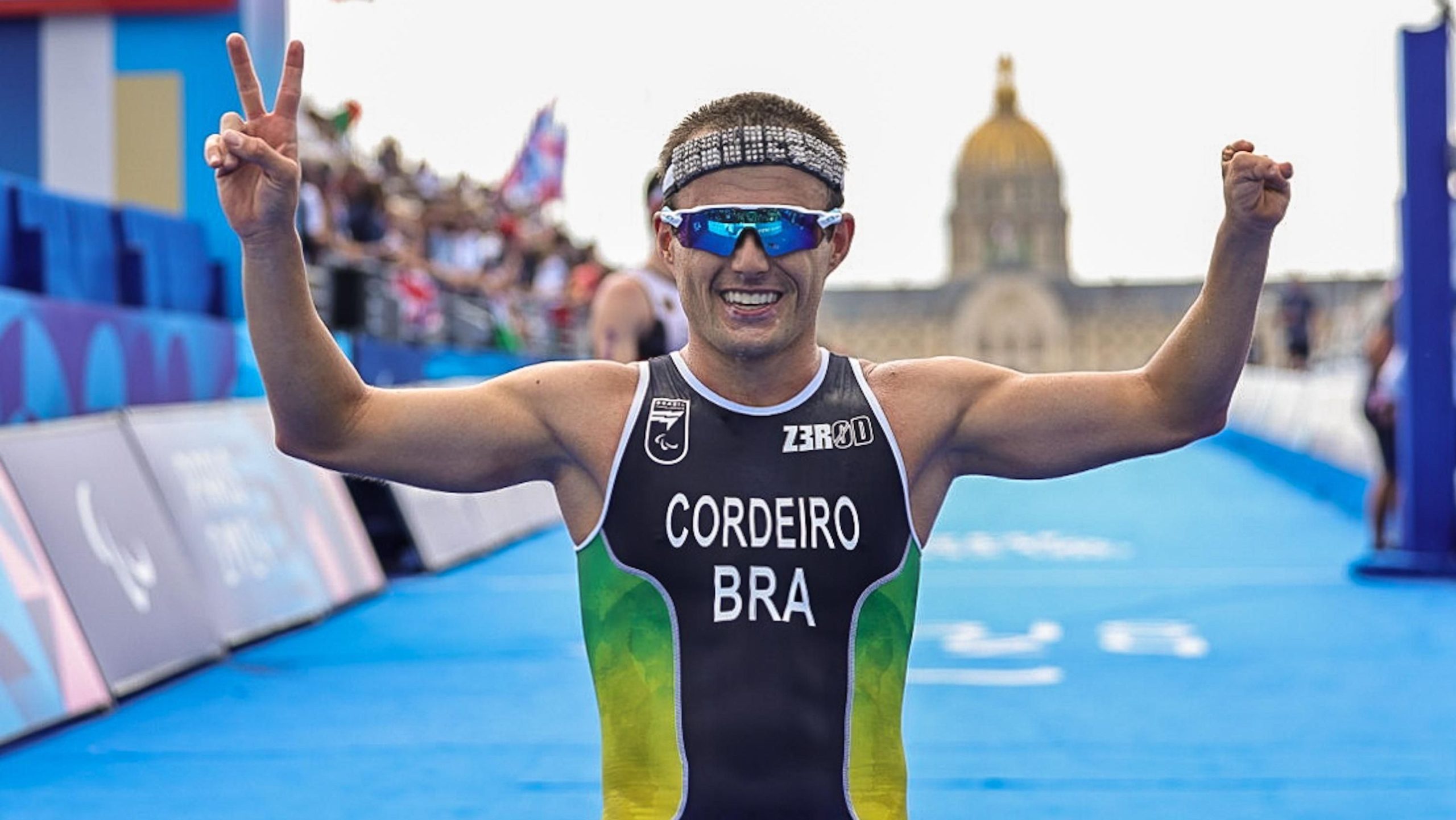 Ronan Cordeiro ganha prata e primeira medalha do triatlo paralímpico brasileiro