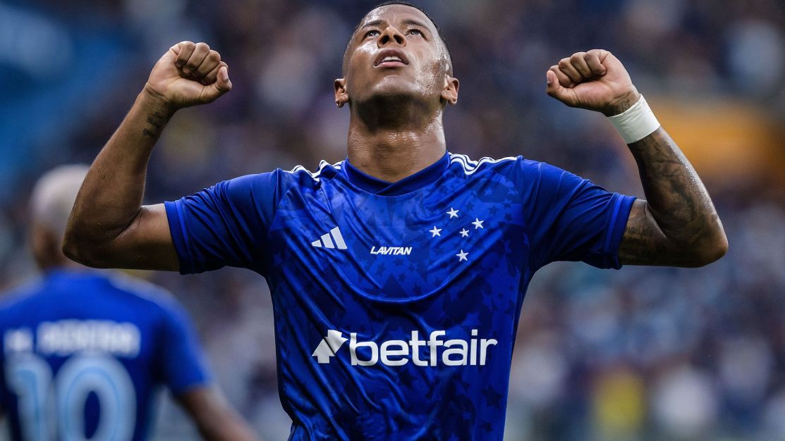 Cruzeiro oficializa venda de Arthur Gomes para clube da Rússia