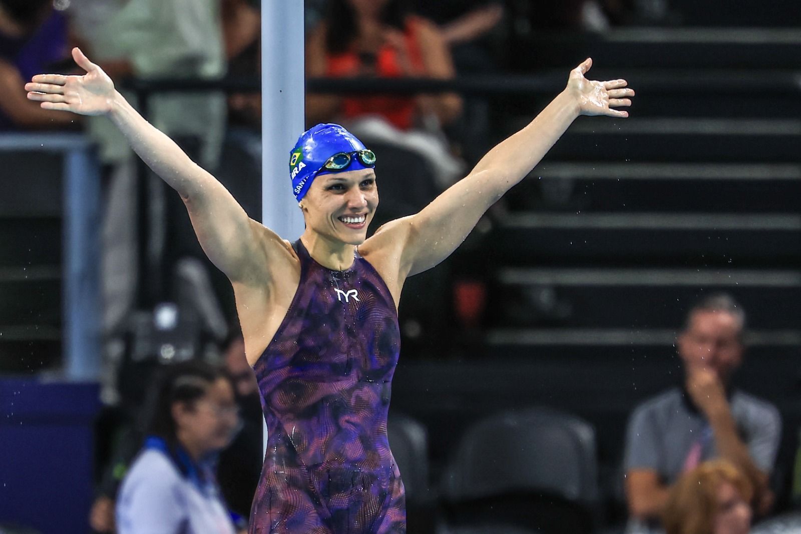 Carol Santiago conquista terceiro ouro na Paralimpíada de Paris