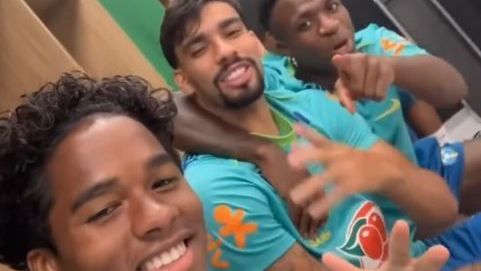 Paquetá e Vini Jr. tiram sarro de Endrick na Seleção: “Você é Bobby“