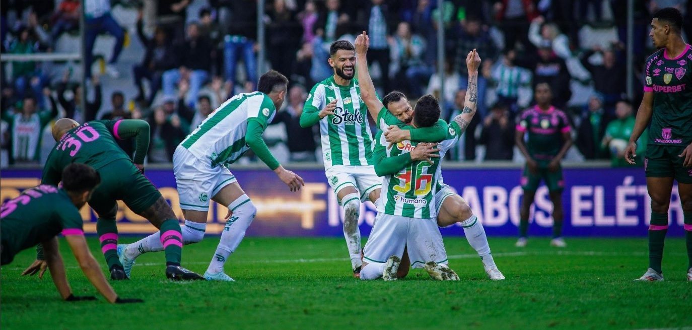 Fluminense sofre virada do Juventude em três minutos e segue colado no Z4