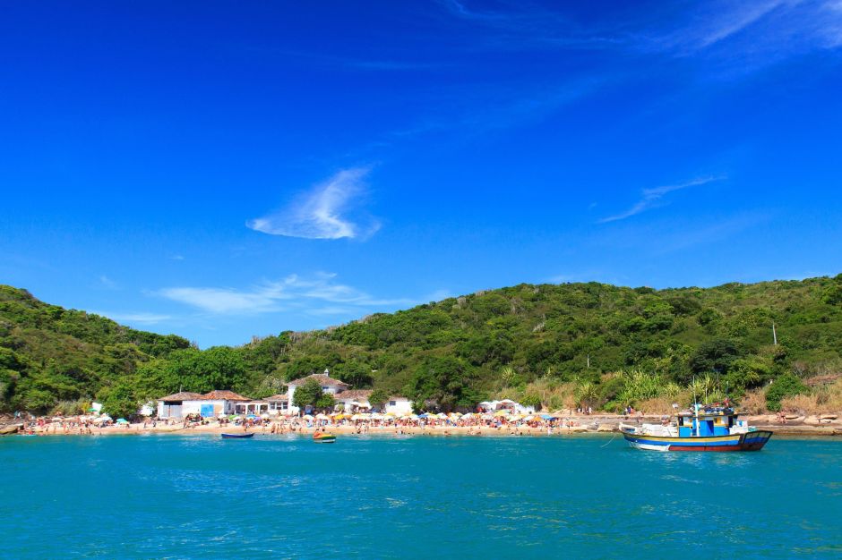 Brasileiro viaja mais após pandemia e prefere praia como destino, aponta IBGE