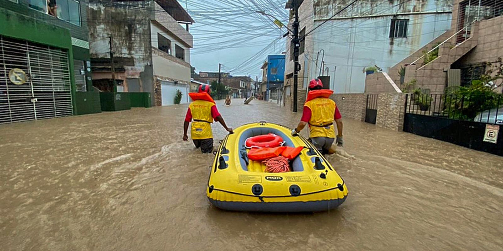 Mudanças climáticas e eventos extremos impactam vacinação no Brasil