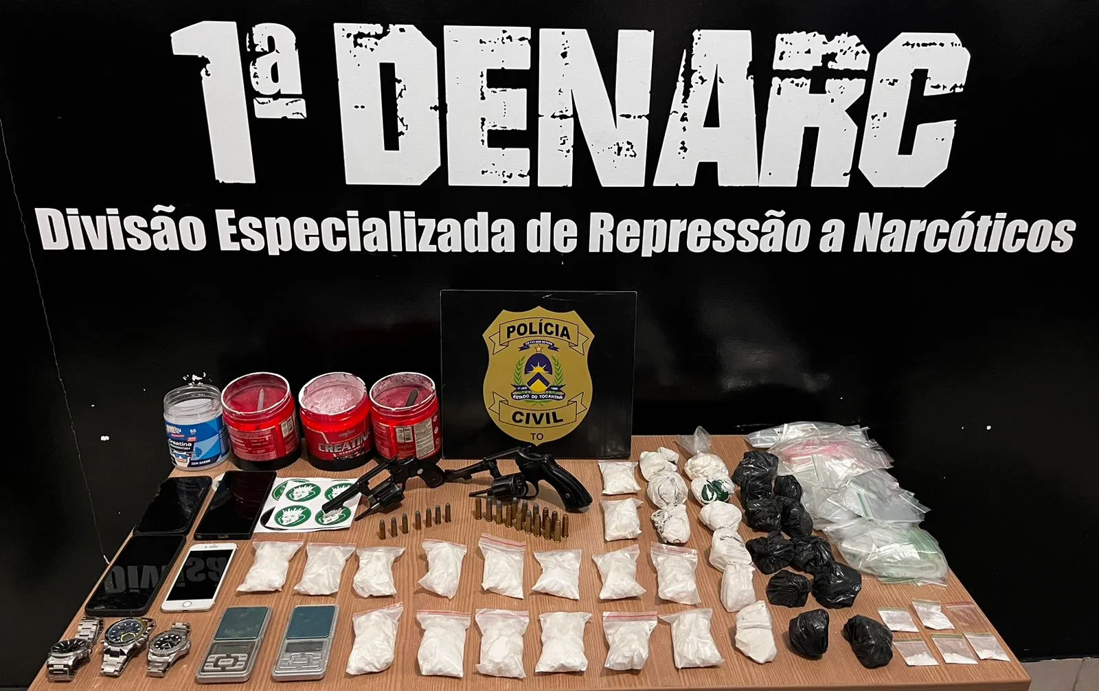 Polícia desarticula esquema de delivery de drogas e prende três por tráfico