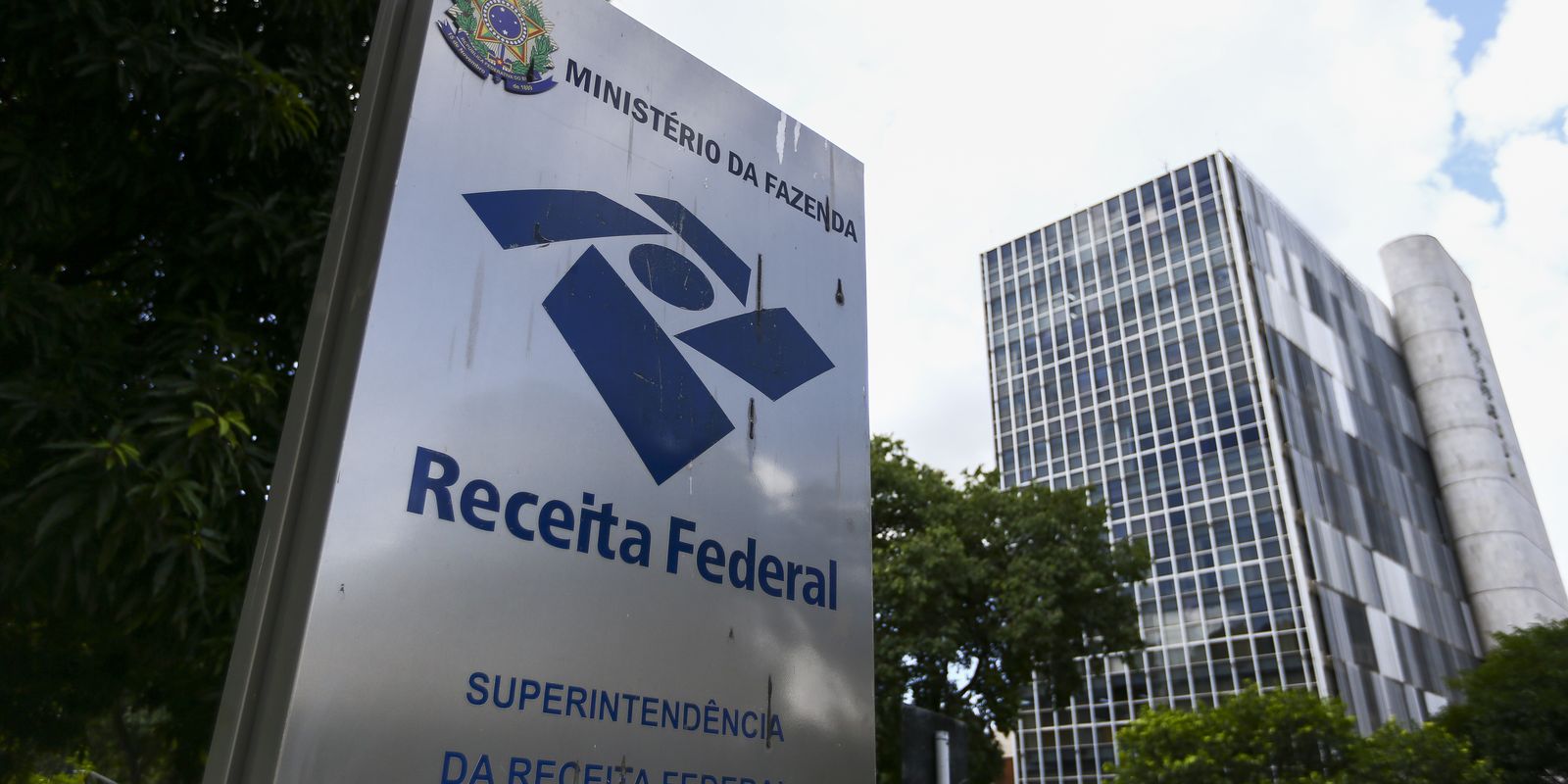 Arrecadação federal em outubro fecha com maior resultado em 30 anos