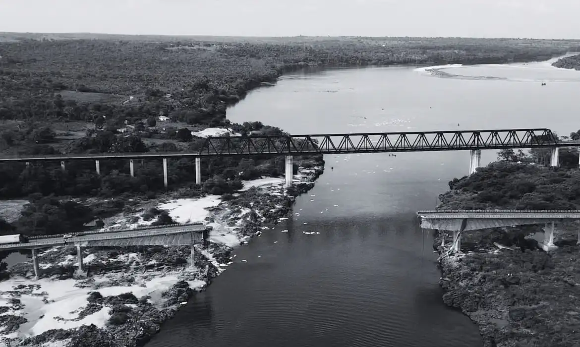 Começam investigações sobre queda da ponte: PF coleta dados e evidências para apurar causas e danos ambientais